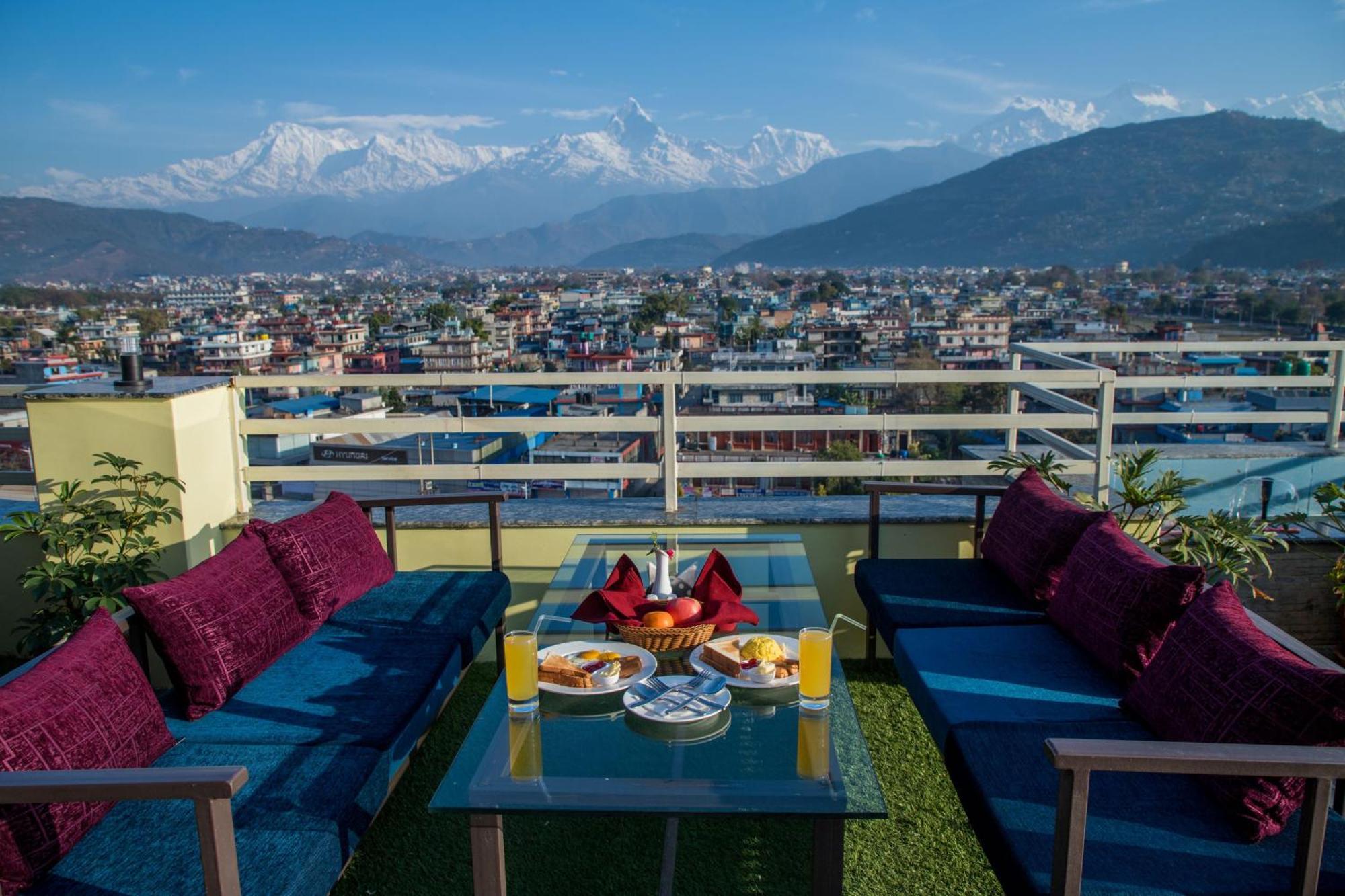 Hotel Task International Pokhara Exterior foto